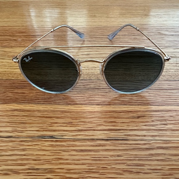 Never worn Ray Ban Round Double Bridge with Blue Gradient Lenses and Gold Frame - Picture 11 of 11